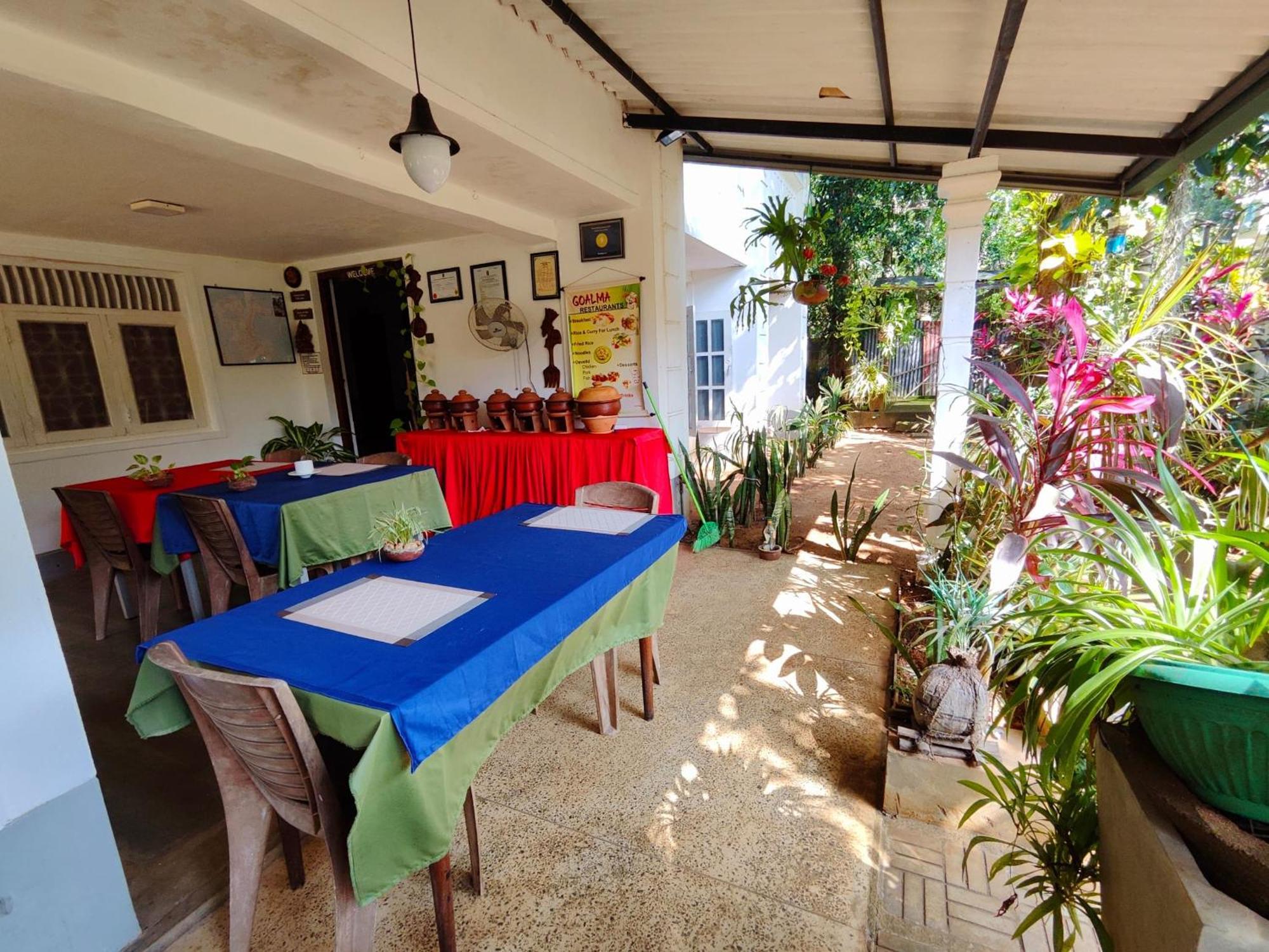 Goalma Family Holiday Resort & Restaurant Anuradhapura Bagian luar foto