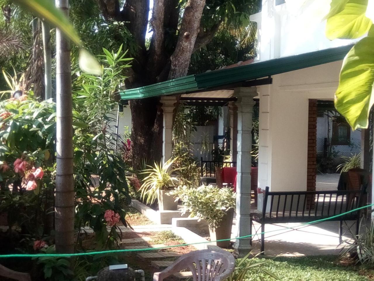 Goalma Family Holiday Resort & Restaurant Anuradhapura Bagian luar foto